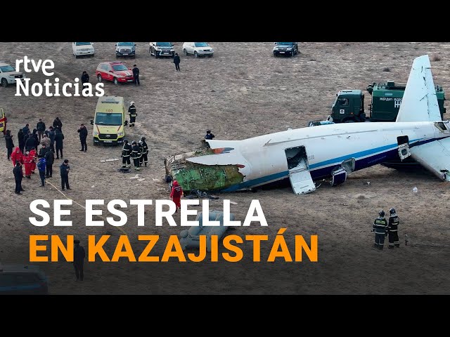 ⁣Un AVIÓN de PASAJEROS de AZERBAIJAN AIRLINES se ESTRELLA en KAZAJISTÁN con 110 PASAJEROS | RTVE