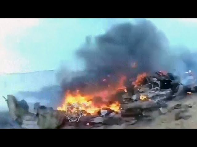 ⁣WARNING: Dozens dead, 28 survive after Azerbaijan Airlines plane crashes in Kazakhstan