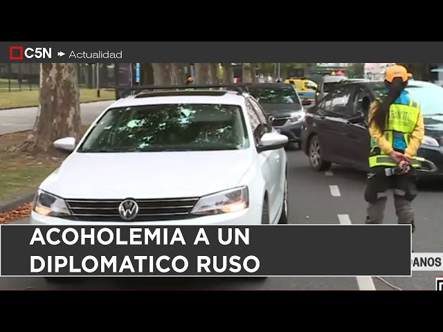 ⁣ALCOHOLEMIA a un DIPLOMÁTICO RUSO: se NIEGA a REALIZAR el CONTROL y LLAMÓ a un ABOGADO