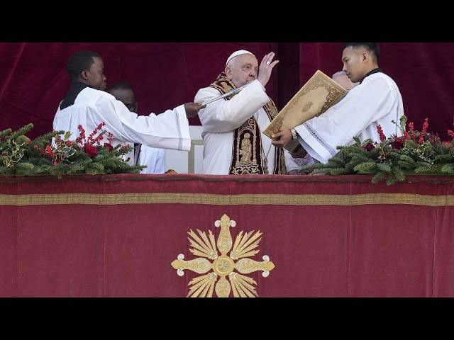 ⁣Urbi et Orbi : le pape appelle à "faire taire les armes" lors de sa bénédiction de Noël