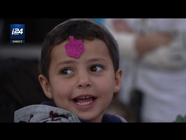 ⁣Hanoucca : des cadeaux pour les enfants du sud d'Israël