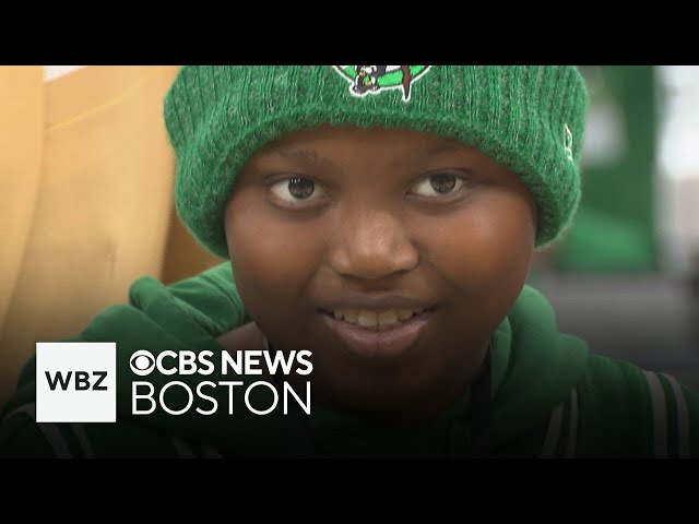 ⁣Teen with leukemia gets to meet Jayson Tatum and sit courtside at Celtics game