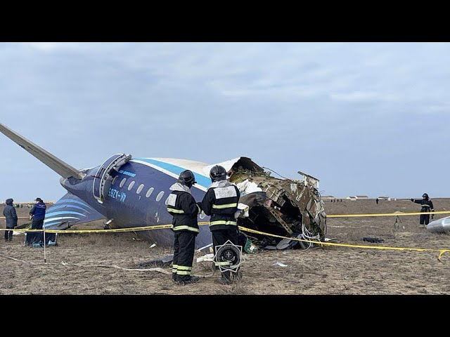 ⁣Autorités kazakhes : 38 morts, 29 survivants dans un accident d'avion