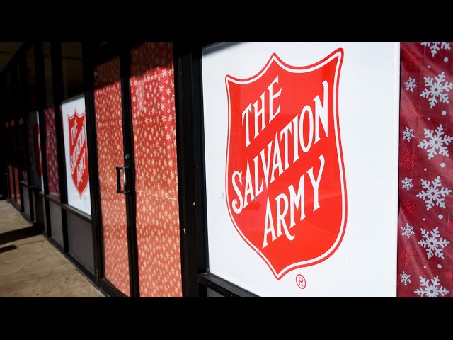 ⁣‘Australia at its best’: Salvation Army delivers annual Christmas lunch