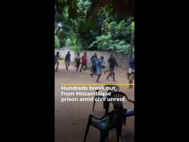 ⁣Hundreds break out from Mozambique prison amid civil unrest | AJ #shorts