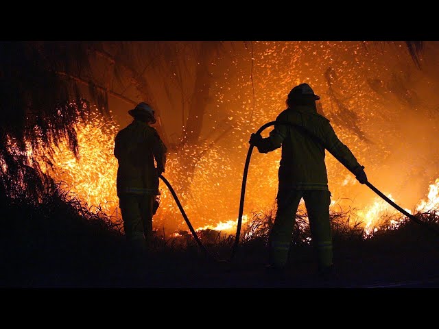 ⁣Emergency warnings remain in place for Victoria blaze