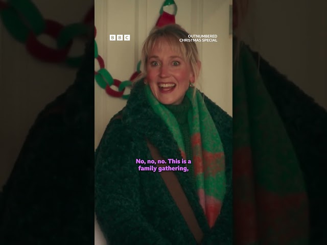 ⁣Karen makes sure Jane knows she's overstayed her welcome - BBC