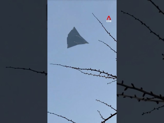 ⁣Unidentified Chinese jet seen over Chengdu