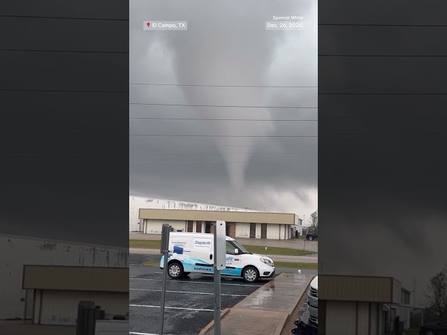 ⁣Tornadoes spotted across Texas the day after Christmas