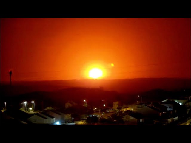 ⁣Gaza's night sky lit up by heavy Israeli bombardment amid raging conflict