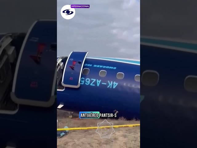 ⁣Sospechas de que un misil ruso pudo derribar el avión que se estrelló en Kazajistán