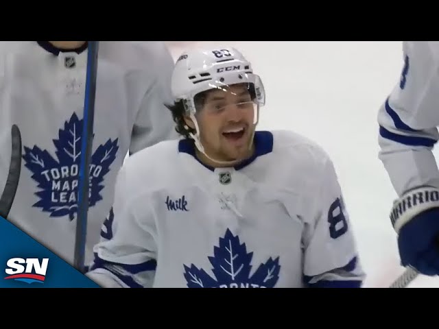 ⁣Maple Leafs' Nick Robertson Beats Buzzer With Last-Second One-Timer