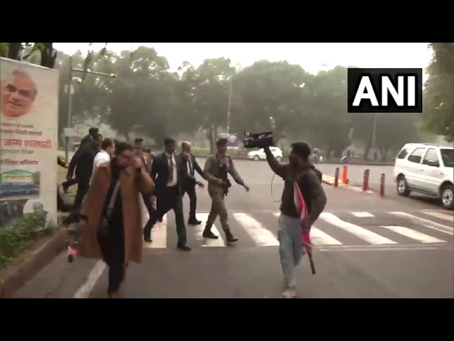 ⁣Manmohan Singh Funeral: मनमोहन सिंह को अंतिम विदाई...कांग्रेस मुख्यालय पहुंचे सोनिया-राहुल, प्रियंका