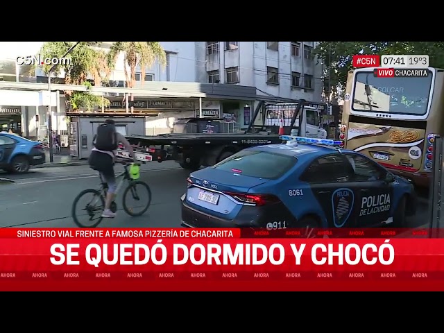 ⁣Se QUEDÓ DORMIDO y CHOCÓ