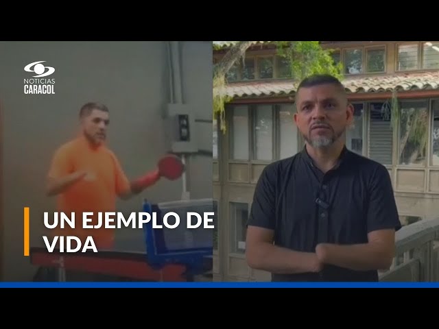 ⁣En el pasado perdió sus manos en un accidente y ahora es campeón de tenis gracias a unas protésis