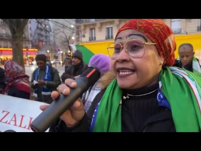 ⁣Manifestation de DAWULA YAHAKI contre le régime d'AZALI et sa famille