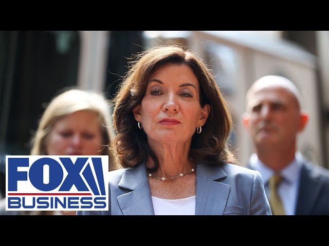 ⁣Kathy Hochul faces calls for resignation after shocking response to NYC subway murder