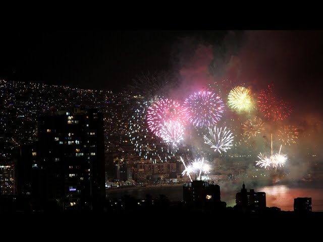 ⁣Peligra show de año nuevo en Viña del Mar por marejadas Puntos de lanzamiento están en el mar