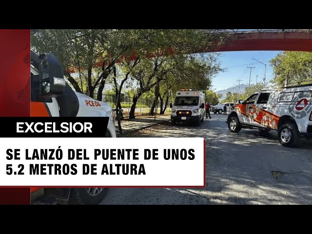 ⁣Mujer se lanza desde un puente peatonal en Nuevo León