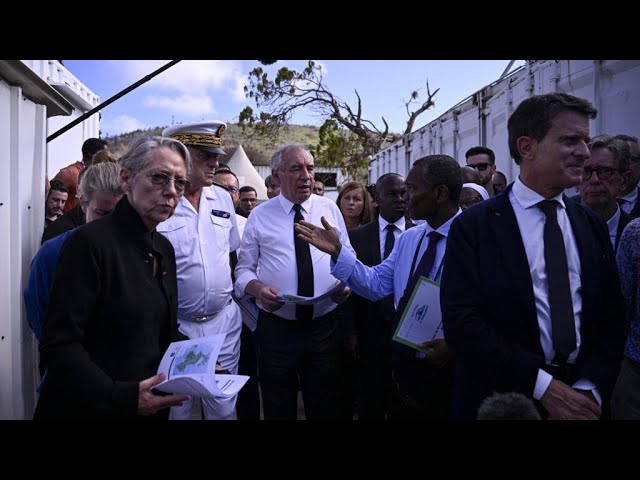 ⁣En visite à Mayotte, François Bayrou fixe l’"objectif" d'une reconstruction en deux a