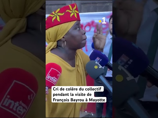 ⁣"On existe aussi" colère du collectif des citoyens de Mayotte lors de la visite de Françoi