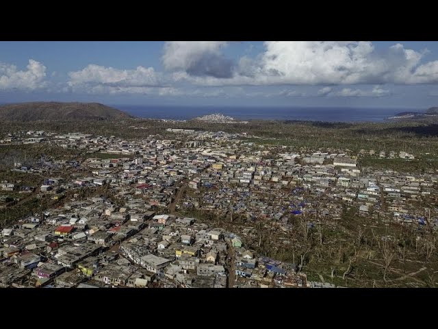 ⁣À Mayotte, François Bayrou annonce des mesures pour reconstruire l'archipel