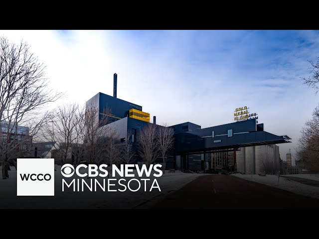 ⁣Behind the scenes of “The Heart Sellers” at Guthrie Theater