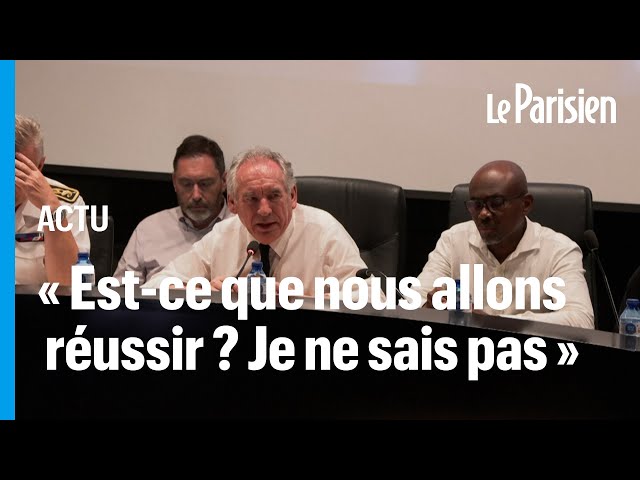 ⁣« L'électricité doit être rétablie dans chaque foyer fin janvier », promet François Bayrou aux 