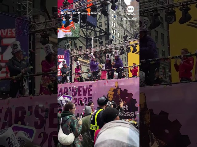 ⁣Times Square hosts confetti 'test run' ahead of New Year's Eve