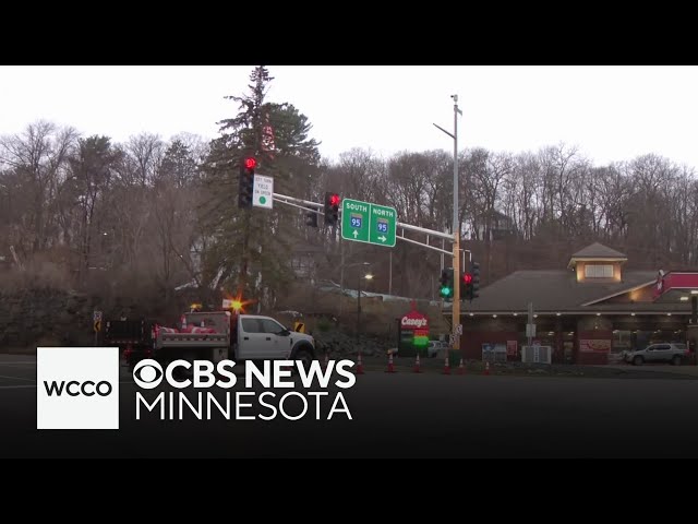 ⁣Fatal head-on crash near Taylors Falls shuts down highway