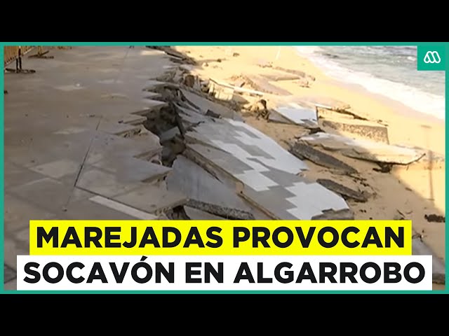 ⁣Marejadas provocan socavón en paseo peatonal de Algarrobo