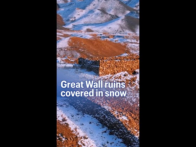 ⁣Great Wall ruins covered in snow