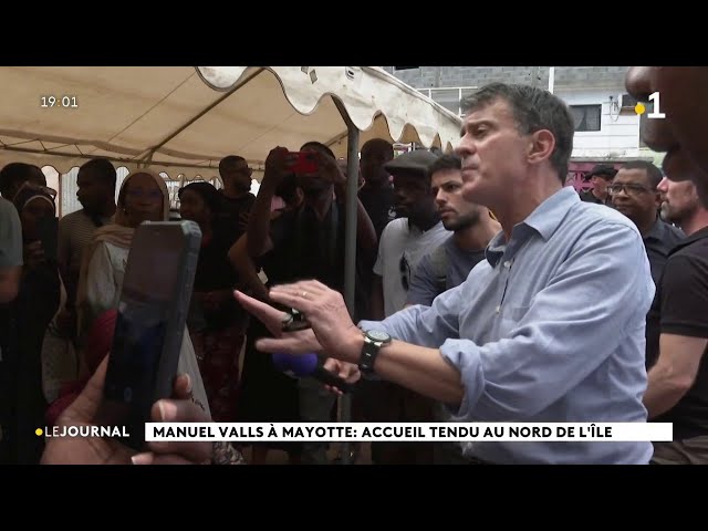 ⁣Manuel Valls à Mayotte : accueil tendu au nord de l’île