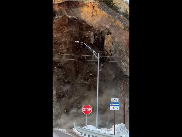 ⁣Rockslide slams into intersection of two Colorado highways #Shorts