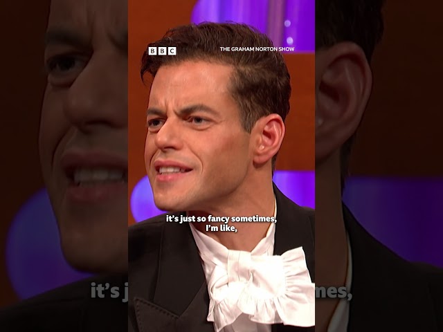 ⁣Rami Malek loves British pub culture - and pub quizzes! 