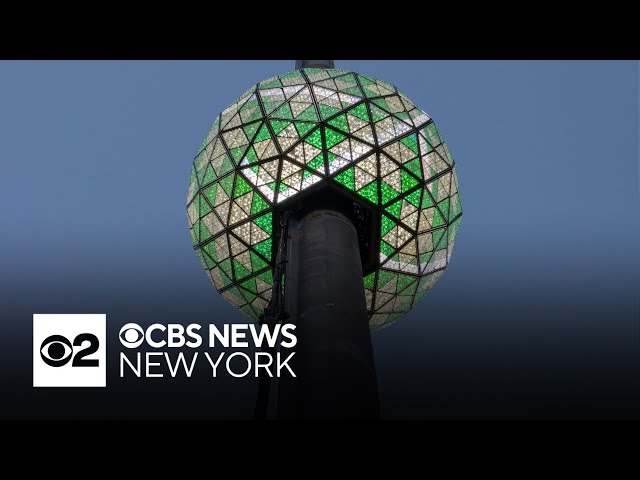 ⁣Live: New Year's Eve ball drop countdown in Times Square