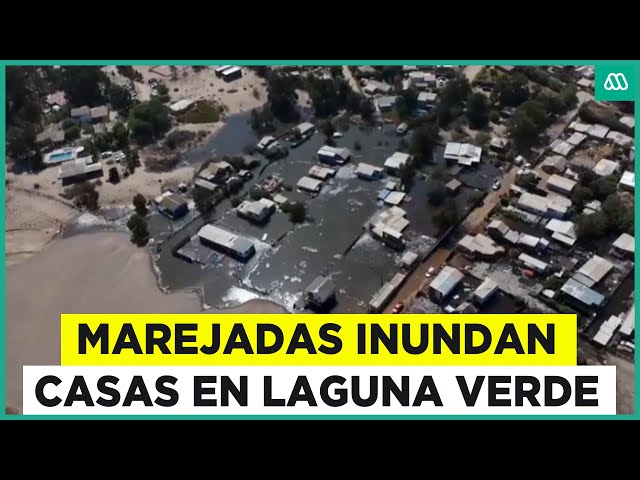 ⁣Marejadas inundan casas: Vecinos piden ayuda para sacar el agua de sus viviendas