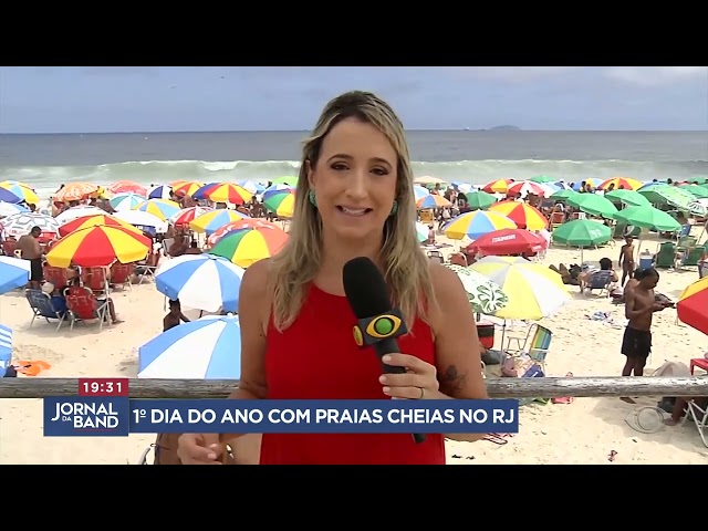 ⁣Dia 1 de 2025 teve sol e muita gente nas praias do Rio