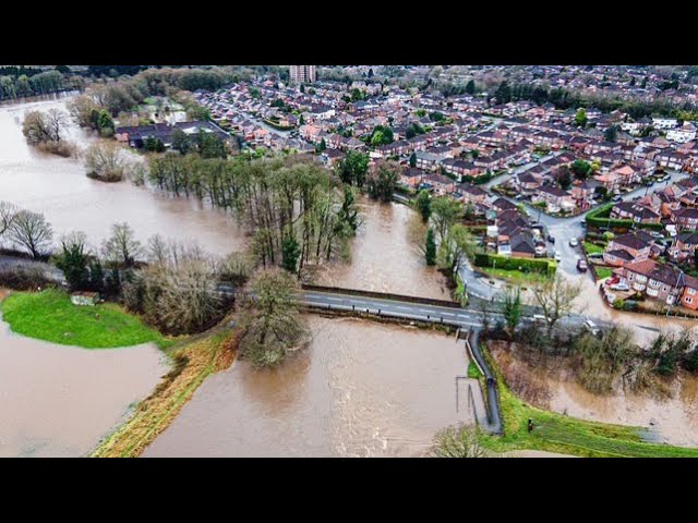 ⁣Major incident stood down after widespread flooding sees 1,000 evacuated and a canal to collapse