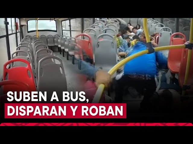 ⁣Piura: asaltan a pasajeros y chofer de bus de transporte público