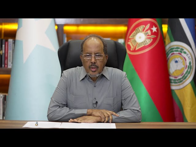 ⁣Madaxweyne Xasan Sheekh Maxamuud oo shacabka Soomaaliyeed u jeediyey farriin hambalyo ah.