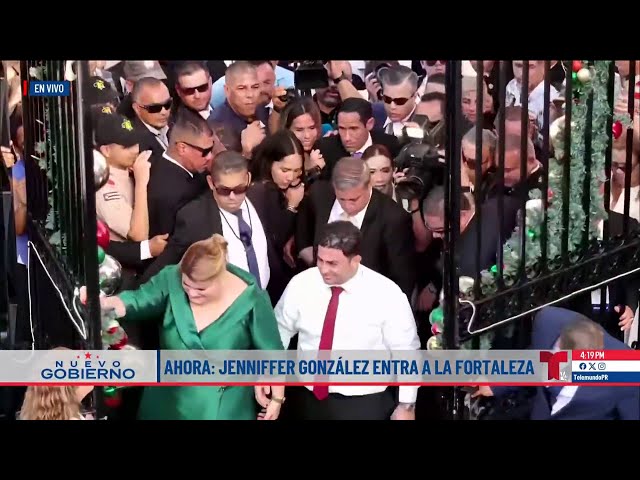 ⁣Conmovida Jenniffer González durante su entrada a Fortaleza