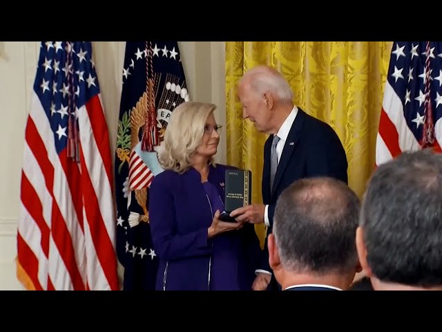 ⁣Presidential Citizens Medal: Biden honors Liz Cheney, Bennie Thompson | USA TODAY