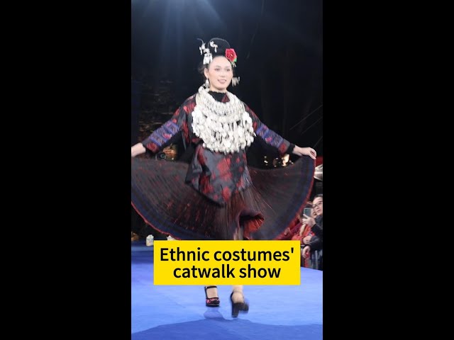 ⁣Ethnic costumes "catwalk show" in China's Guiyang