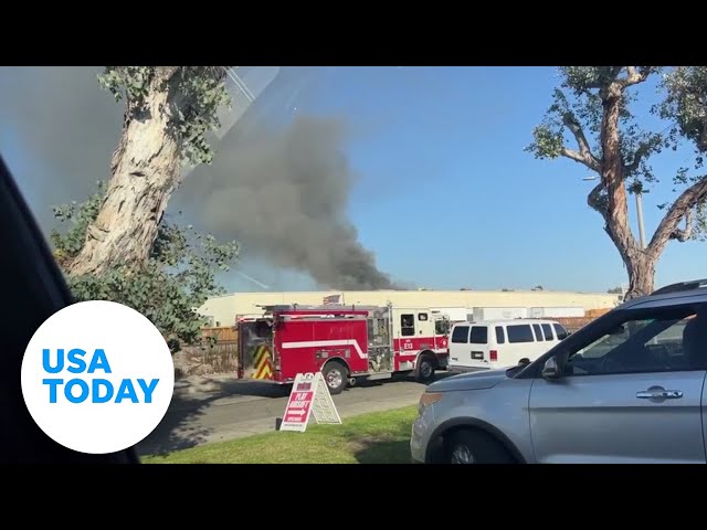 ⁣'Unknown' single-engine plane crashes into California rooftop | USA TODAY