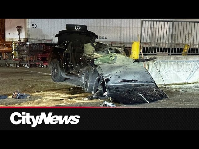 ⁣Mustang driver lucky to be alive following fiery crash