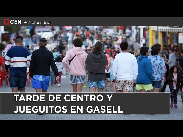 ⁣VERANO en GESELL: FRESCO y VENTOSO, TARDE de CENTRO y JUEGUITOS