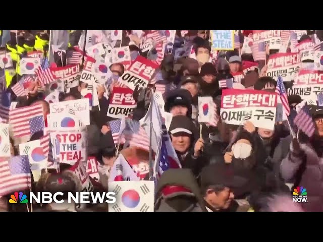 ⁣Supporters rally as South Korean authorities fail to arrest president