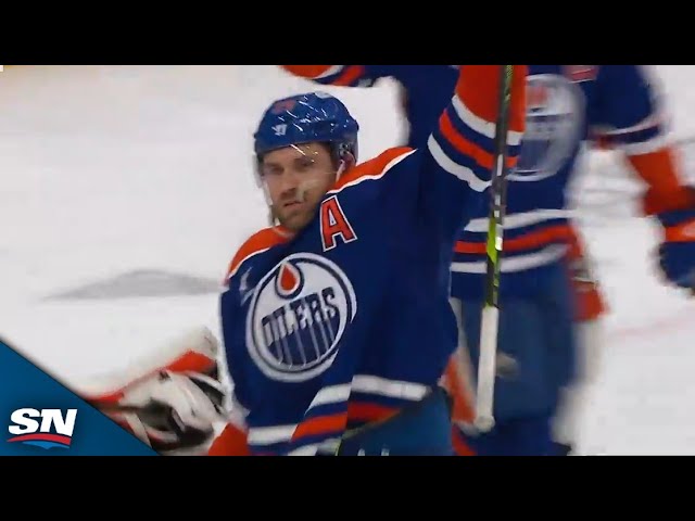 ⁣Leon Draisaitl Picks Shot Top Corner To Give Oilers Late Lead vs. Ducks