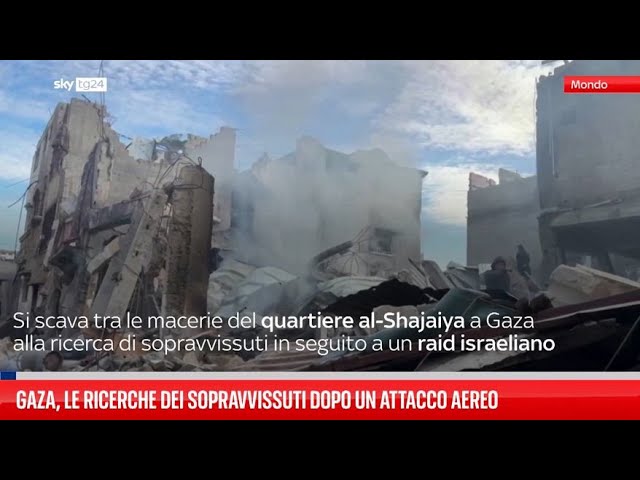 ⁣Gaza, le ricerche dei sopravvissuti dopo un attacco aereo